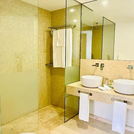 מלון Castelo שאבס